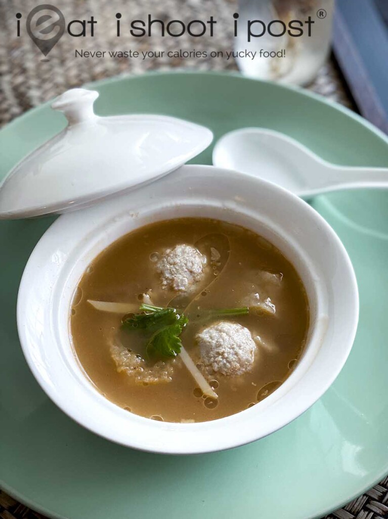 Fish Maw Soup ieatishootipost