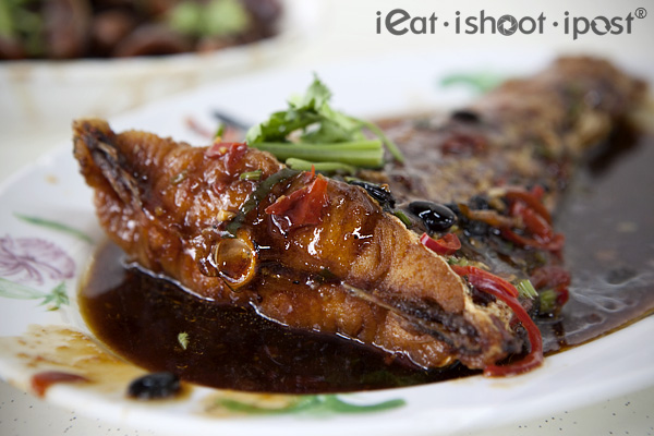 Steam Leatherjacket Fish with Ginger & Soy Sauce