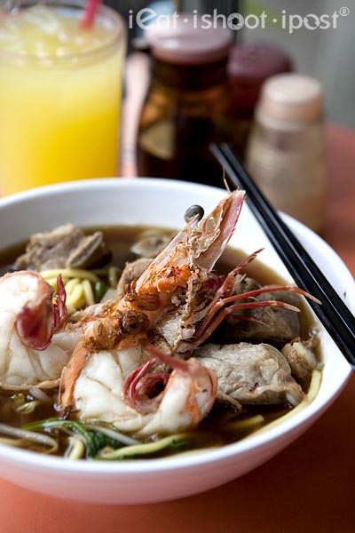 Jumbo Prawn and Pork Ribs Noodle Soup $8