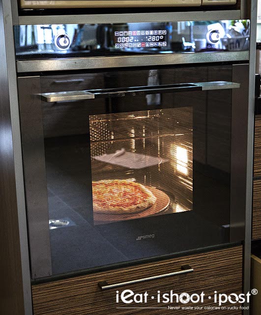 The SMEG Pizza Oven