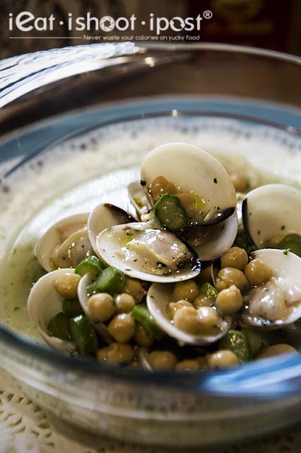 Local clams with chickpeas and asparagus 4.5/5