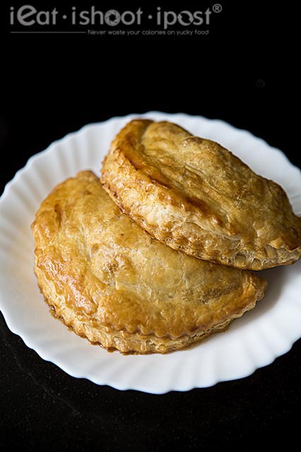 Curry Puffs $2.50