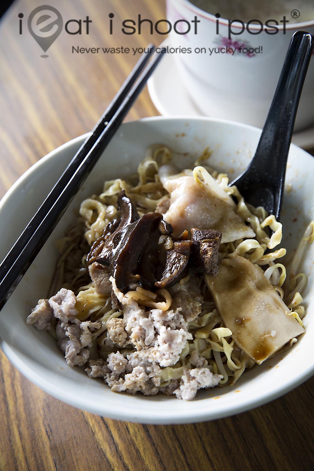 Mushroom Minced Meat Noodles $4