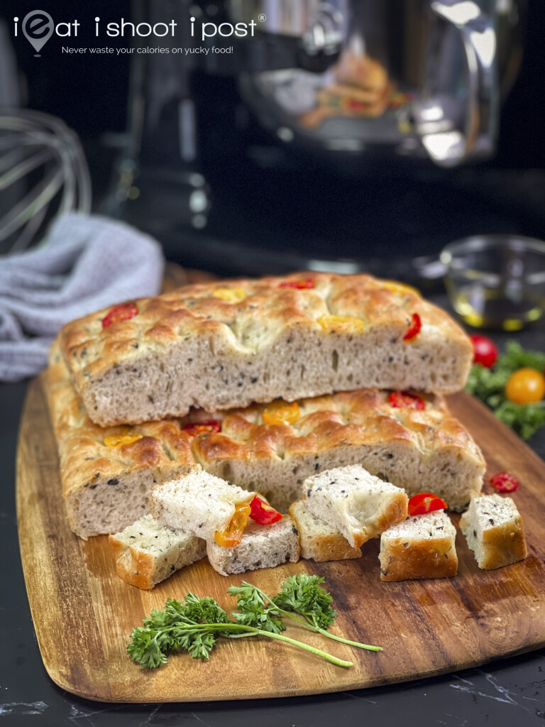 Foccacia cutup