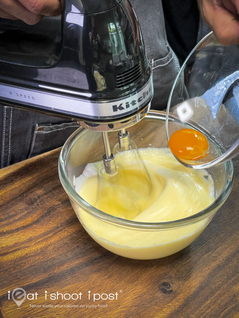 z 2 - whipping the whites and adding yolk