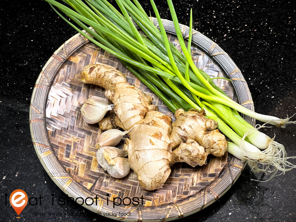 Aromatics for boiling the pork  - Garlic, Ginger and Scallion (spring onions)