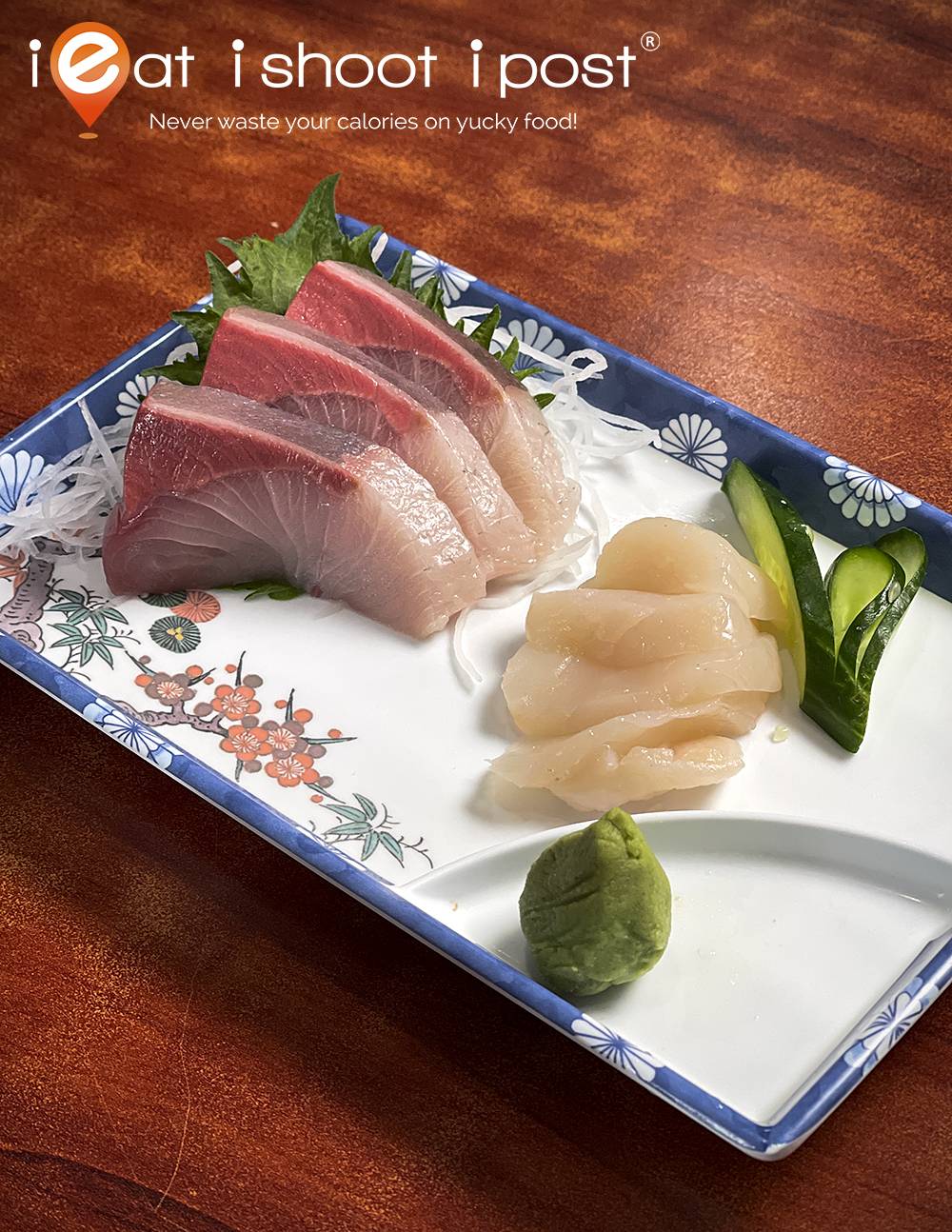 Free plate of Hamachi and Hotate Sashimi