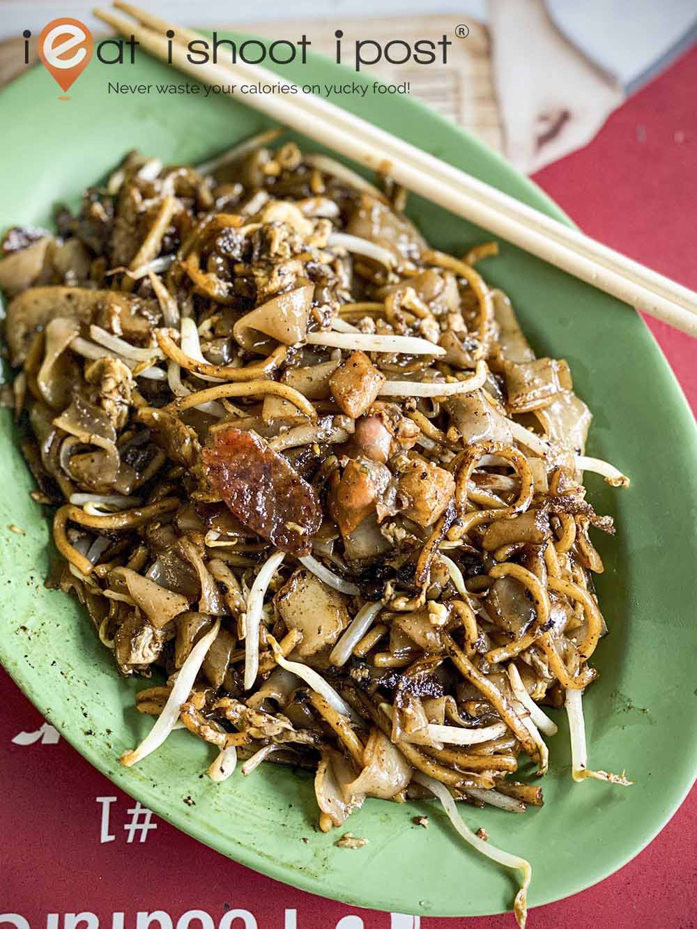 Chuan Kee Fried Kway Teow: One Plate at a Time - ieatishootipost