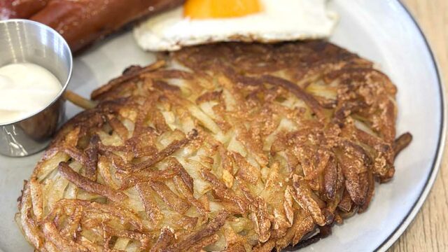 Rosti with smoked bratwurst