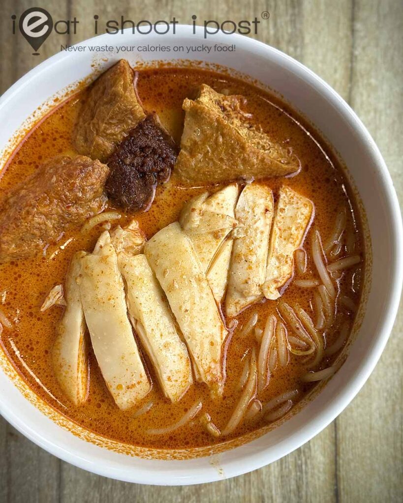 Ah Boy Chicken Rice: Ah Boy use to work in Hotel! - ieatishootipost